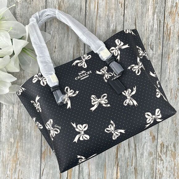 Coach Handbags - Coach Mollie Tote Bag 25 In Signature Canvas With Bow Print Purse